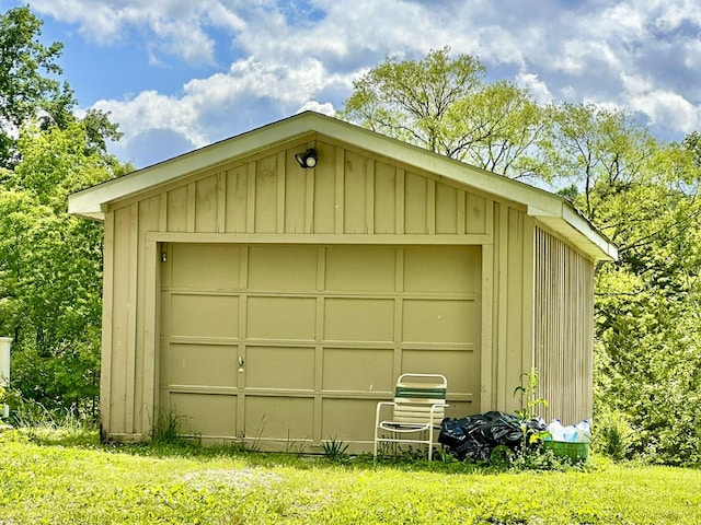2218 Harvest Ln, Dandridge, TN 37725 - detached garage featuring a storage shed