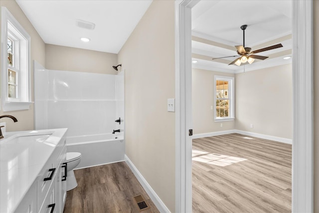 118 Earls Way, Chatsworth, GA 30705 - full bath featuring wood finished floors, toilet, vanity, shower / bath combination, and ornamental molding