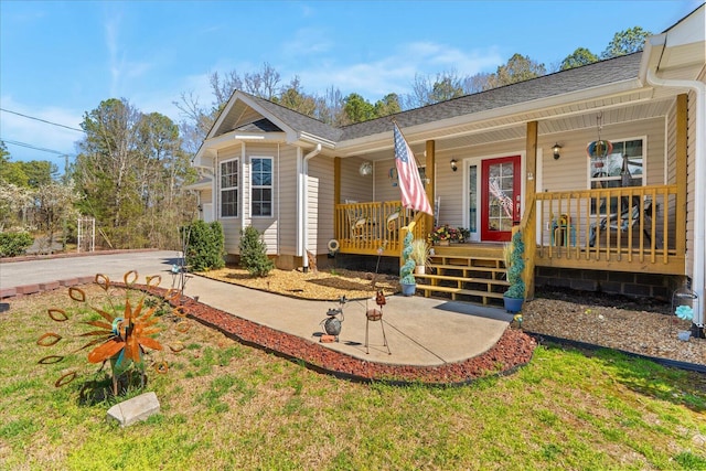 132 Katie Ln, Chatsworth, GA 30705 - ranch-style home with a porch and a shingled roof