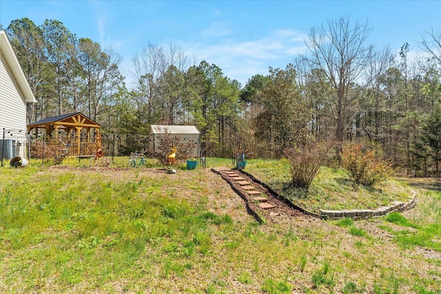 132 Katie Ln, Chatsworth, GA 30705 - view of yard featuring a wooden deck