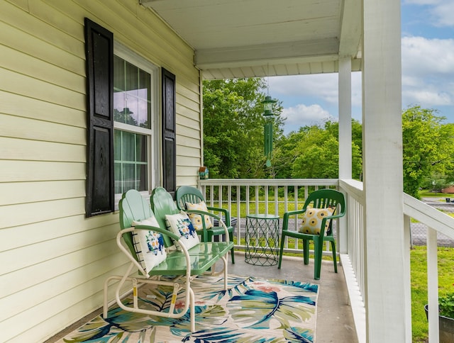 301 Cedar St, Lafayette, GA 30728 - balcony featuring a porch