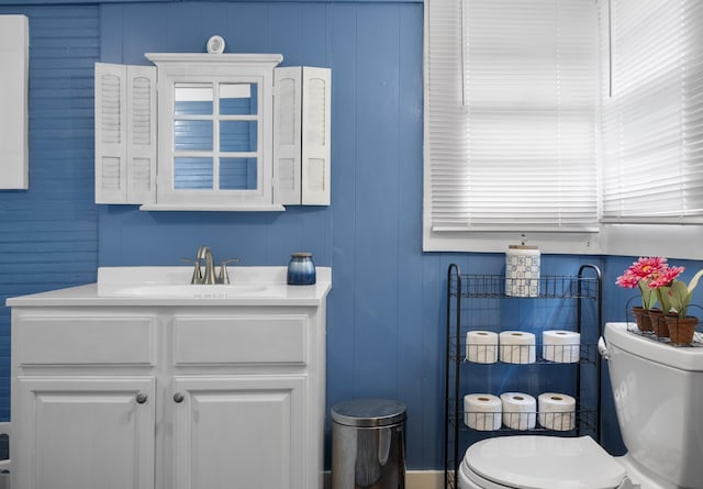 301 Cedar St, Lafayette, GA 30728 - bathroom featuring toilet and vanity