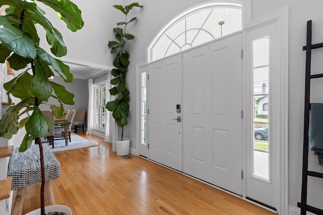715 Forest Ave, Chattanooga, TN 37405 - foyer featuring light wood-type flooring and ornamental molding