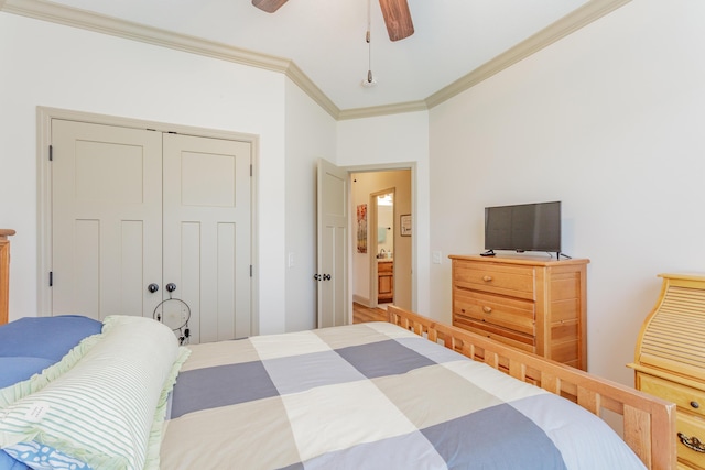 634 Gadd Rd, Hixson, TN 37343 - bedroom with ornamental molding, a closet, and a ceiling fan
