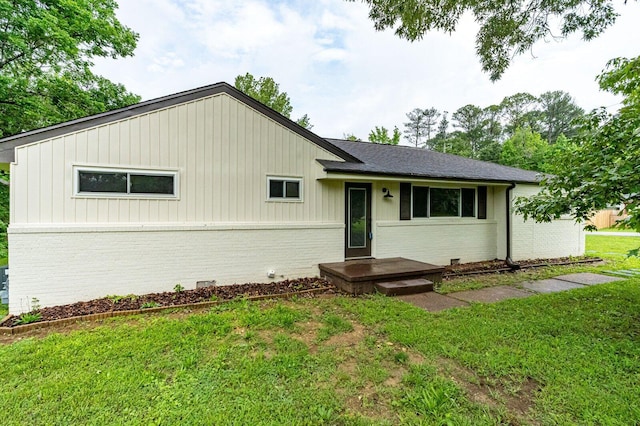 735 James Ave, Chattanooga, TN 37421 - view of front of property featuring brick siding and a front lawn