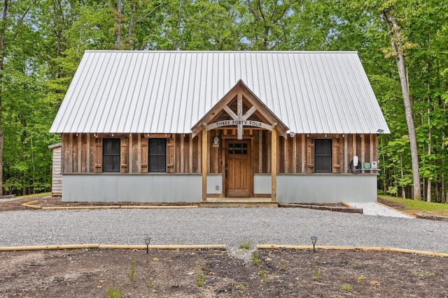 view of front of property with metal roof