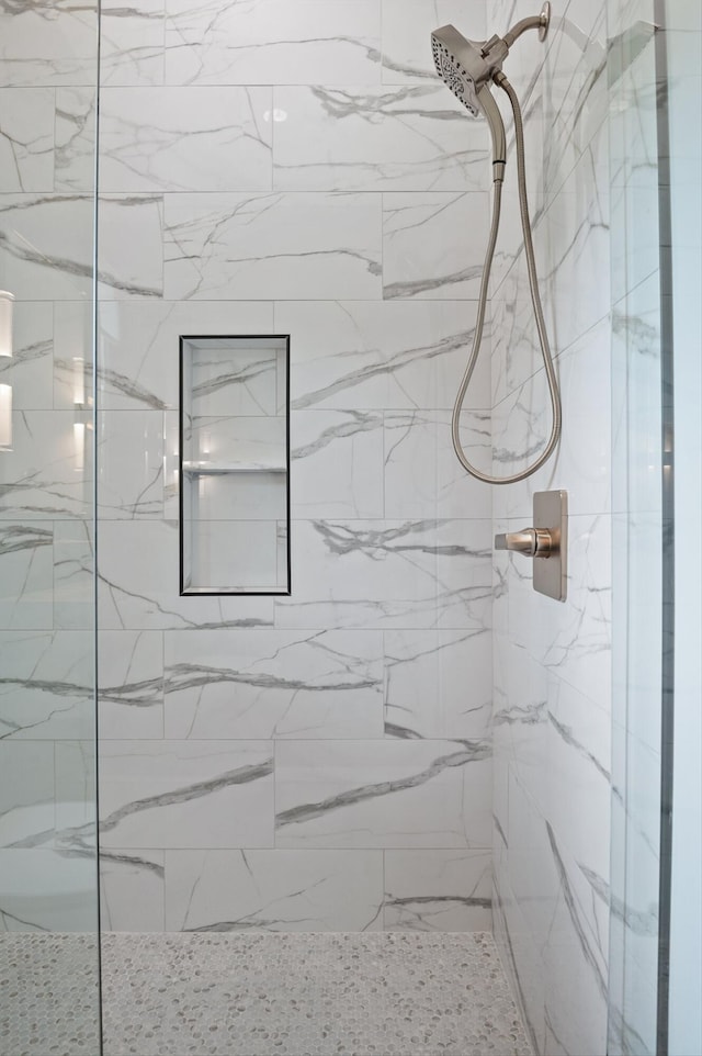 1608 Knickerbocker Ave, Chattanooga, TN 37405 - bathroom with a marble finish shower