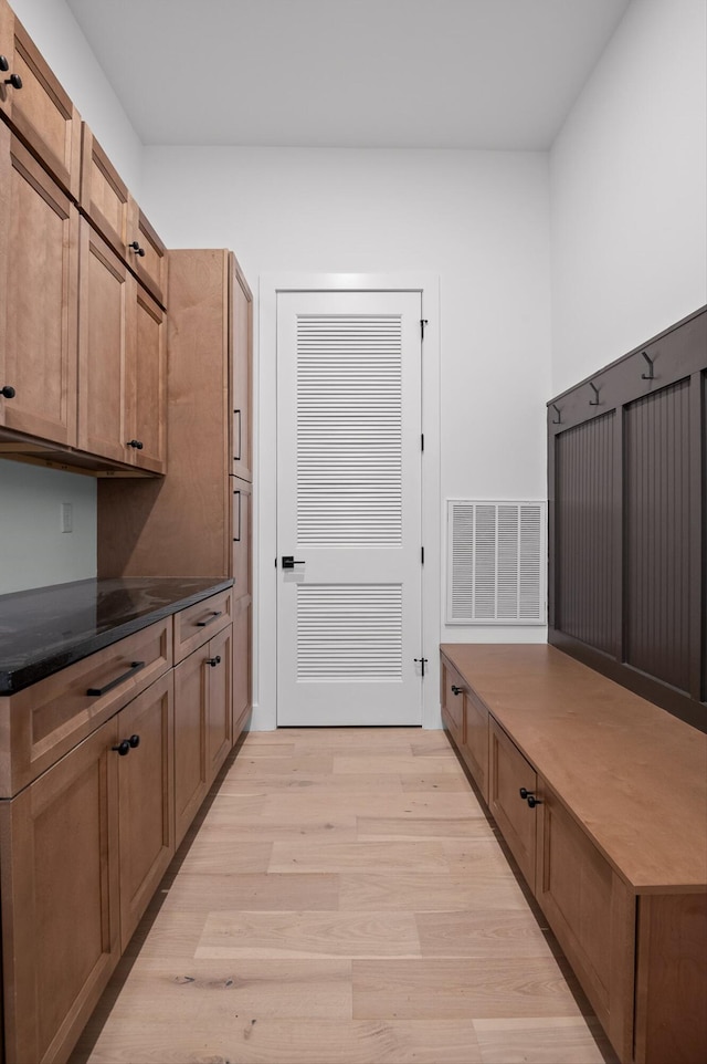 1608 Knickerbocker Ave, Chattanooga, TN 37405 - mudroom featuring light wood-style flooring
