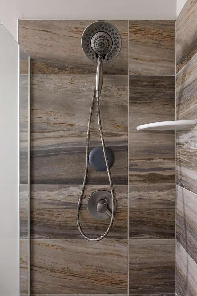 1301 Market St Unit 103, Chattanooga, TN 37402 - detailed view of tiled shower