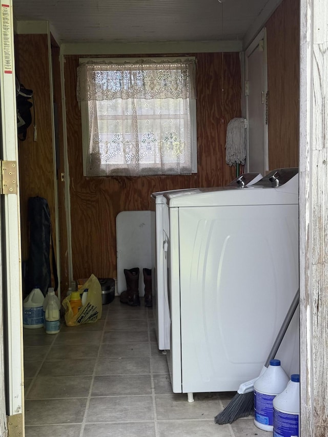 5518 Miller Dr, Chattanooga, TN 37411 - laundry area featuring washer / dryer and tile patterned flooring