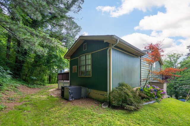 1002 Gillespie Rd, Chattanooga, TN 37411 - view of home's exterior with a lawn and crawl space