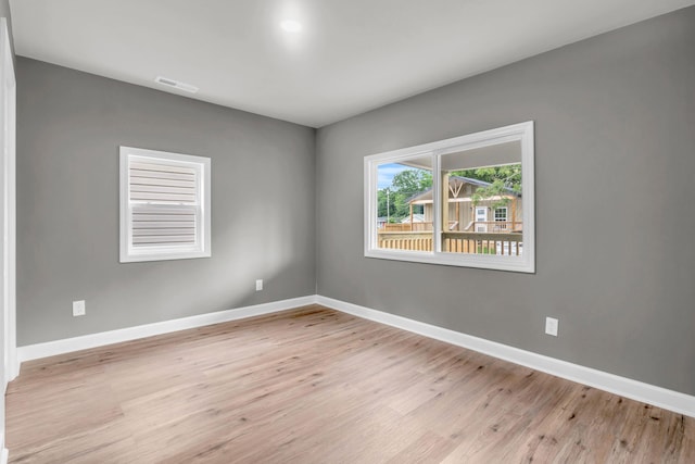 1904 Sharp St, Chattanooga, TN 37404 - empty room with baseboards and light wood-style floors
