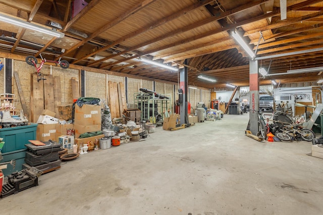 5873 Old Dayton Pike, Chattanooga, TN 37415 - garage with a workshop area