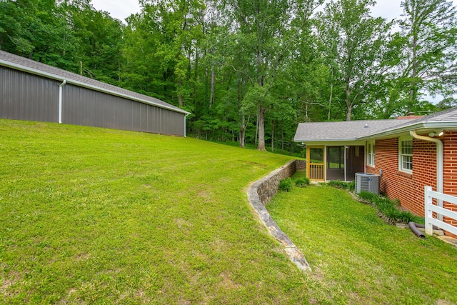 5873 Old Dayton Pike, Chattanooga, TN 37415 - view of grassy yard featuring a sunroom and cooling unit