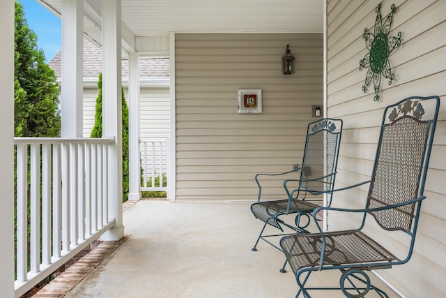 6245 Heritage Ridge Dr, Hixson, TN 37343 - view of covered porch