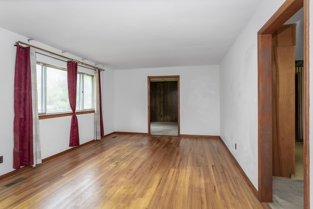 7750 Vista Hills Dr, Chattanooga, TN 37416 - empty room with light wood-style floors and baseboards