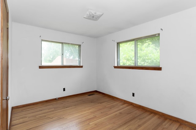 7750 Vista Hills Dr, Chattanooga, TN 37416 - spare room with light wood-style floors and baseboards