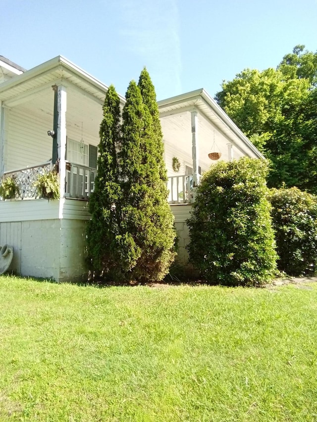 287 S Oak St, Whitwell, TN 37397 - view of side of home with a yard