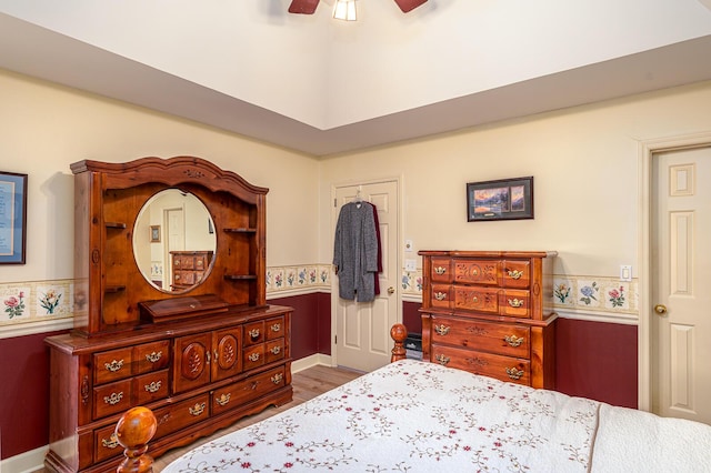 2418 Charleston Sq, Chattanooga, TN 37421 - bedroom featuring wood finished floors and a ceiling fan
