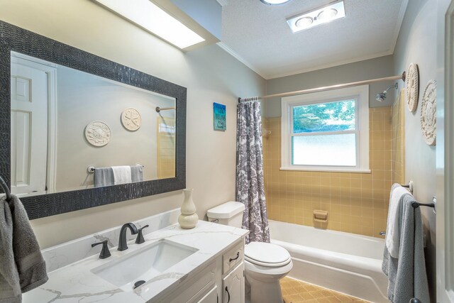 821 Ravine Rd, Signal Mountain, TN 37377 - full bath with vanity, shower / bathtub combination with curtain, toilet, and crown molding
