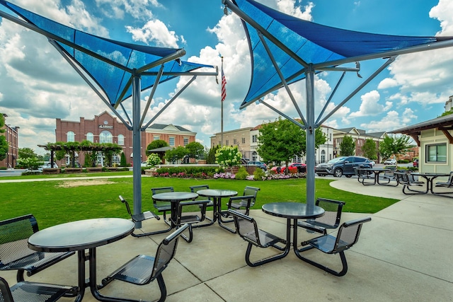 7531 Nightfall Cir, Ooltewah, TN 37363 - view of property's community featuring a yard and a patio
