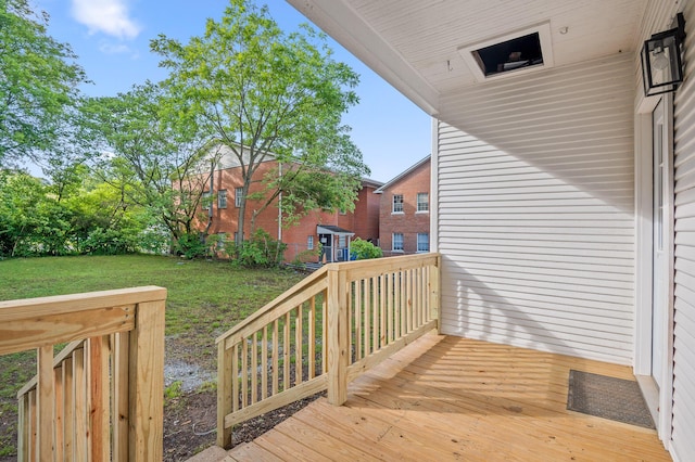 2806 N Chamberlain Ave, Chattanooga, TN 37406 - wooden terrace with a yard