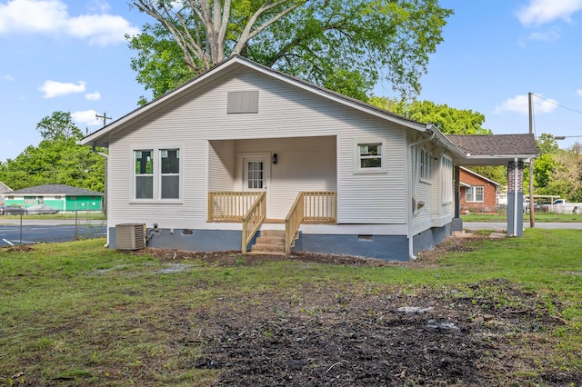 2806 N Chamberlain Ave, Chattanooga, TN 37406 - view of front of home with central AC unit, crawl space, and a front lawn