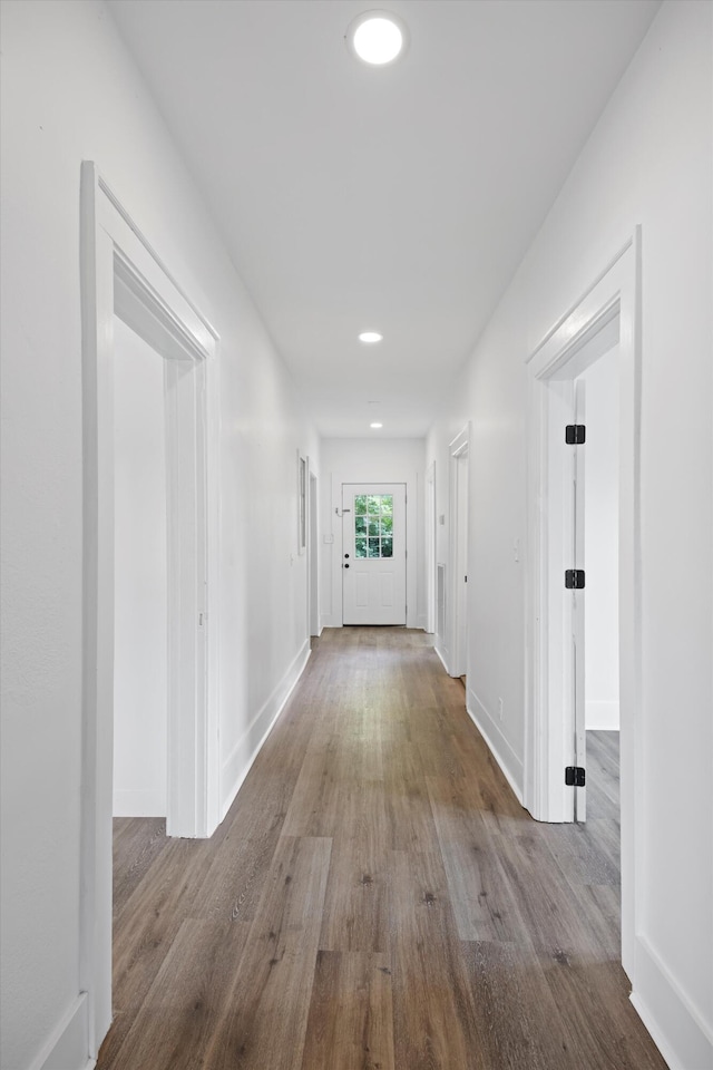 2806 N Chamberlain Ave, Chattanooga, TN 37406 - hall featuring wood finished floors and recessed lighting