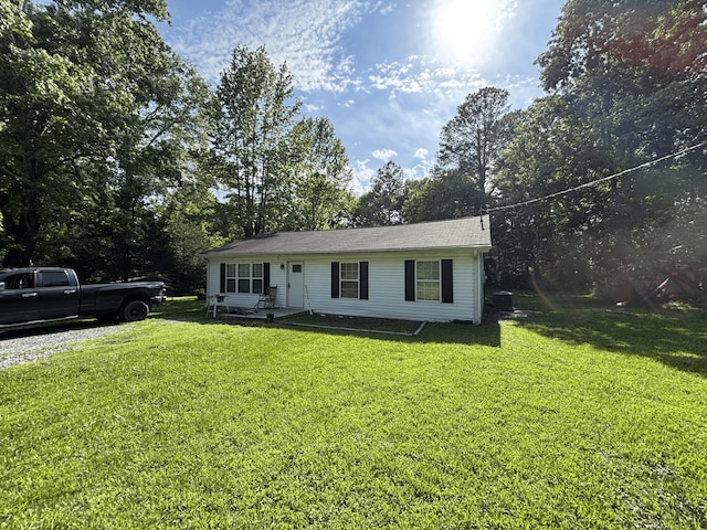 155 Red Rd, Chatsworth, GA 30705 - view of front of house featuring a front lawn