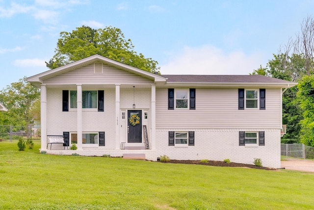 1415 Caramel Cir, Hixson, TN 37343 - split foyer home with brick siding