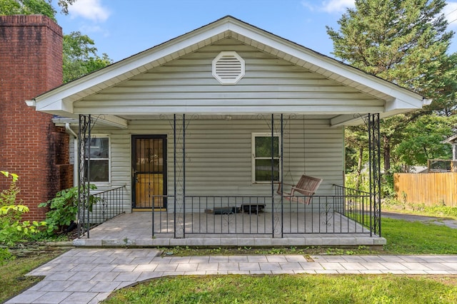 306 Pine Ridge Rd, Chattanooga, TN 37405 - view of front facade with a porch