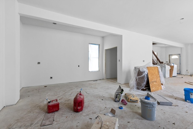 809 Fairview Ave, Chattanooga, TN 37403 - unfurnished room featuring stairway