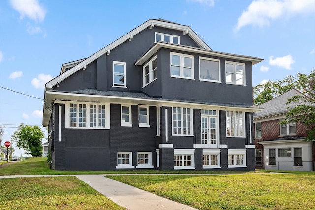 2000 Oak St, Chattanooga, TN 37404 - view of front of property with a front lawn and stucco siding