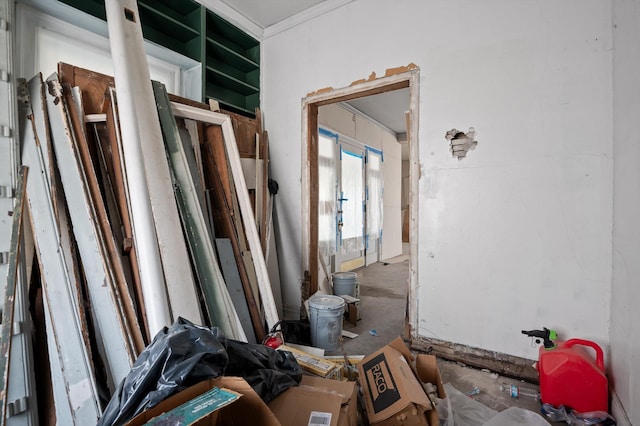 2000 Oak St, Chattanooga, TN 37404 - miscellaneous room featuring crown molding