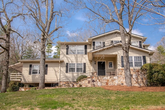 504 Fleetwood Dr, Lookout Mountain, TN 37350 - view of front of house featuring a front lawn