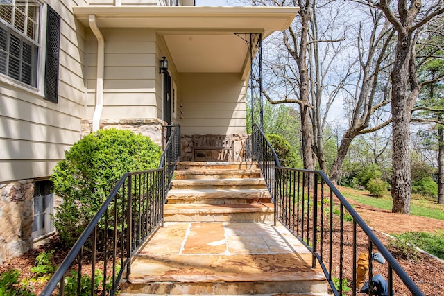 504 Fleetwood Dr, Lookout Mountain, TN 37350 - view of exterior entry