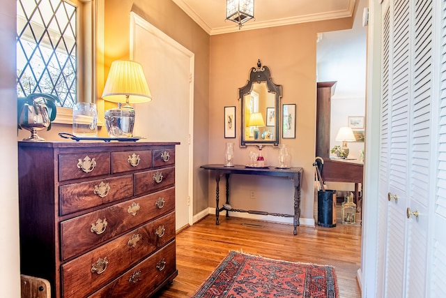 504 Fleetwood Dr, Lookout Mountain, TN 37350 - hall featuring crown molding, wood finished floors, and baseboards
