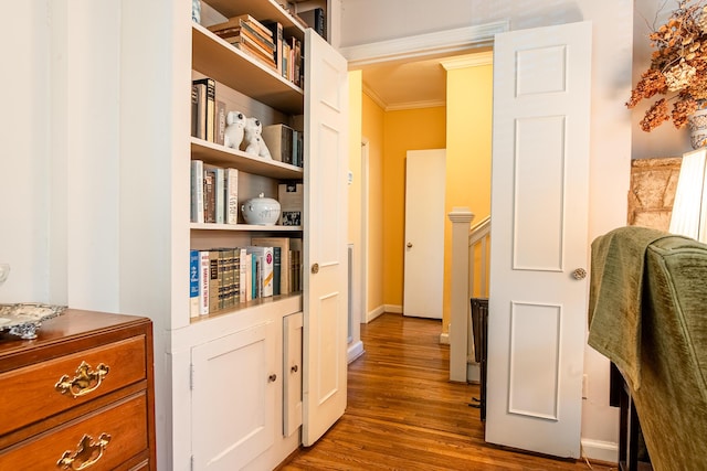 504 Fleetwood Dr, Lookout Mountain, TN 37350 - hall featuring crown molding, wood finished floors, and baseboards
