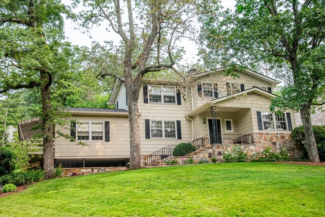 504 Fleetwood Dr, Lookout Mountain, TN 37350 - view of front of house with a front yard