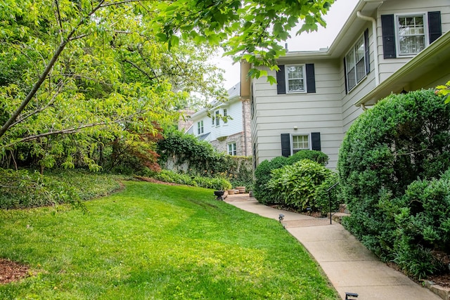 504 Fleetwood Dr, Lookout Mountain, TN 37350 - view of green lawn