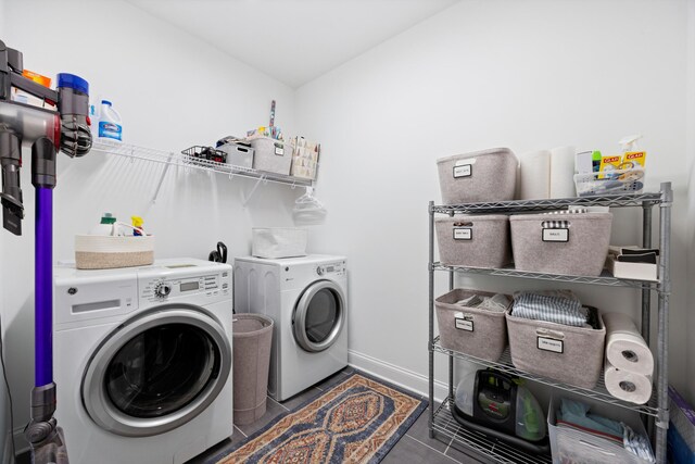 1355 Carrington Way, Chattanooga, TN 37405 - laundry area featuring washing machine and clothes dryer and tile patterned floors