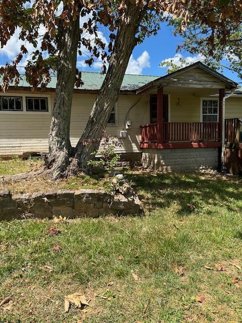 732 Hooper Rd, Ringgold, GA 30736 - view of front of house with a front yard