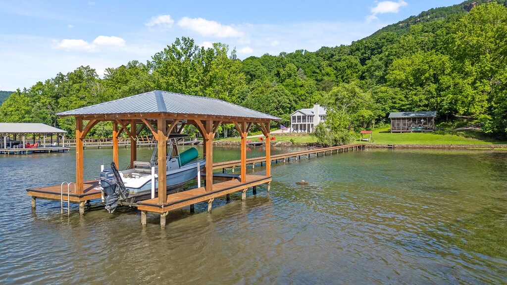 11020 Mullins Cove Rd, Whitwell, TN 37397