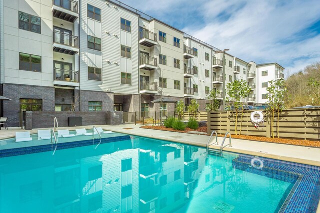 804 Riverfront Pkwy Unit 307, Chattanooga, TN 37402 - view of community pool