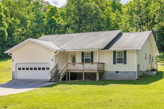 3739 Varnell Ln, Cleveland, TN 37323 - ranch-style house featuring a porch, crawl space, driveway, a garage, and a front yard