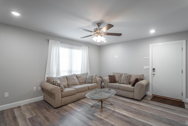 900 Mountain Creek Rd Unit 300, Chattanooga, TN 37405 - living area with wood finished floors, recessed lighting, ceiling fan, and baseboards