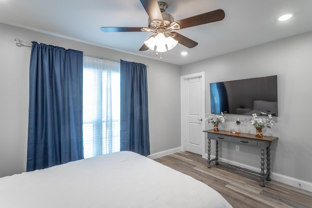 900 Mountain Creek Rd Unit 300, Chattanooga, TN 37405 - bedroom featuring wood finished floors, baseboards, recessed lighting, and ceiling fan