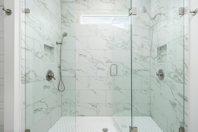 306 Stonegate Way, Soddy Daisy, TN 37379 - full bath with a shower stall