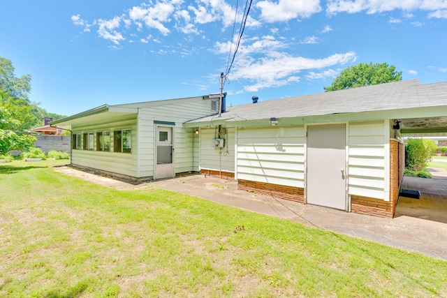 208 Barbara Ln, Chattanooga, TN 37411 - rear view of house with a yard