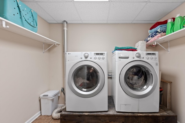 6443 Olde Ferry Lndg, Harrison, TN 37341 - laundry area with washing machine and clothes dryer and baseboards